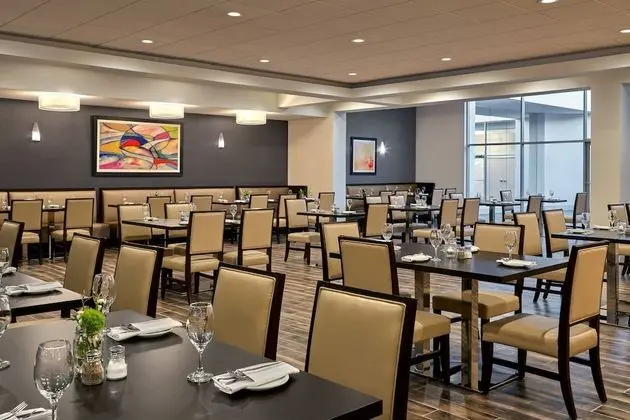 Delta Hotels by Marriott Chicago Willowbrook - Yerinde Yemek