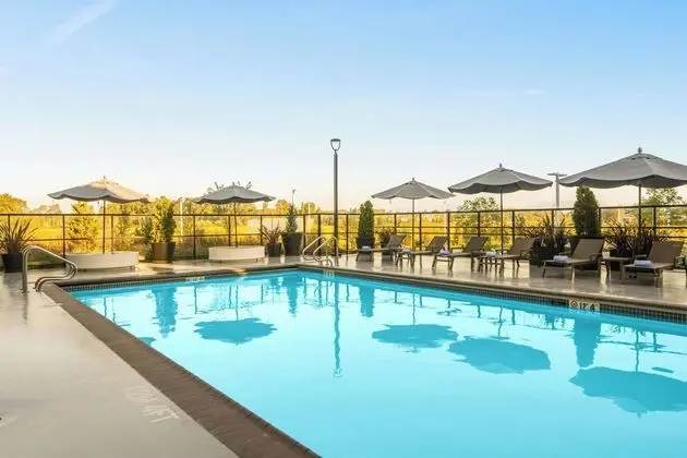 Delta Hotels by Marriott Vancouver Delta - Havuz