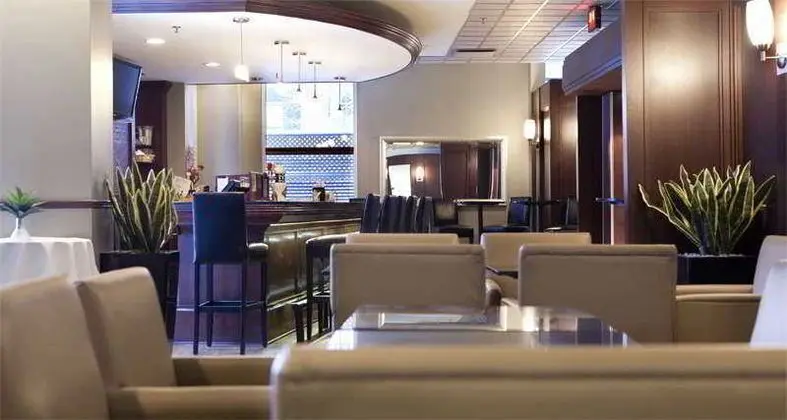 Delta Hotels Trois Rivieres Conference Centre - Yeme / İçme