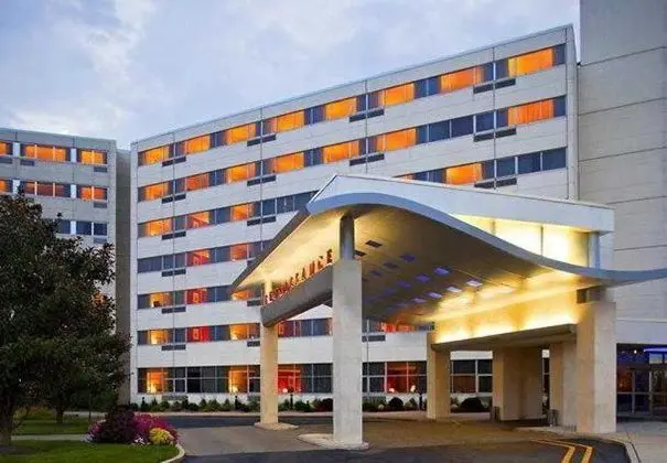 Delta Woodbridge Hotel