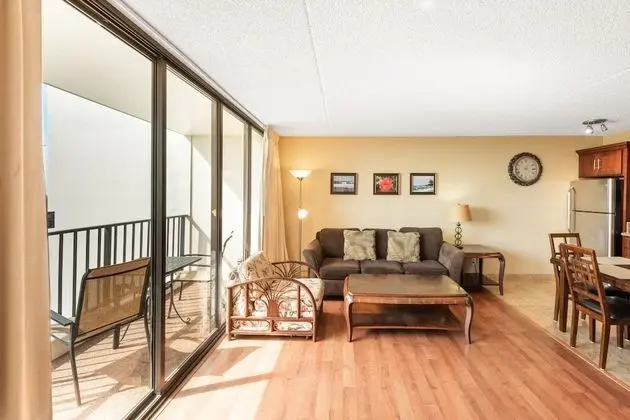 Deluxe 21st Floor Corner Condo With Diamond Head Views by Redawning