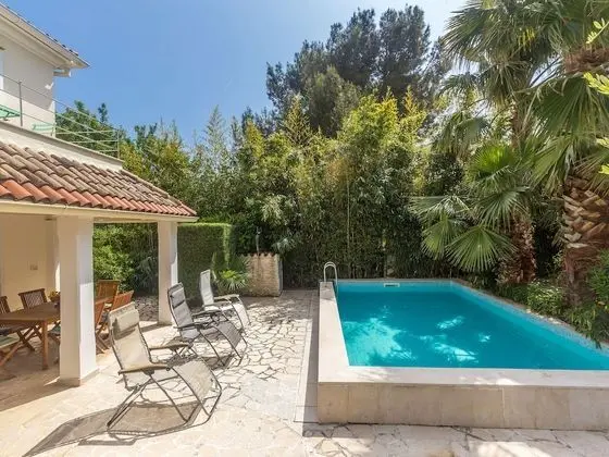 Deluxe Apartment in Premantura With a Shared Swimming Pool