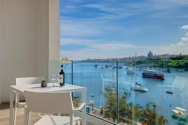 Deluxe Apartment With Valletta and Harbour Views