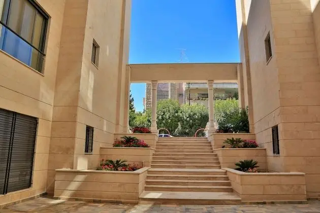 Deluxe Apartments