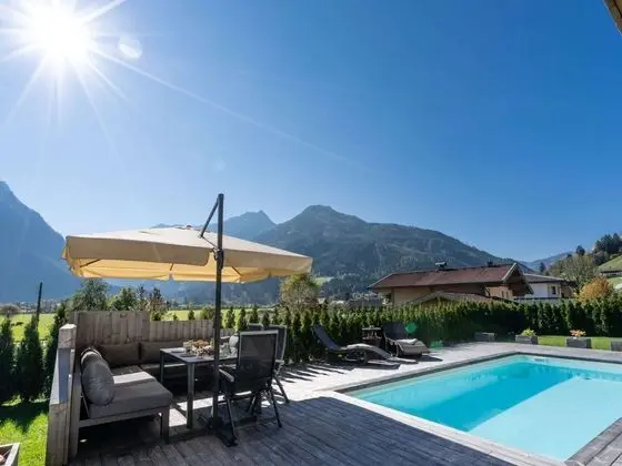 Deluxe Chalet in Neukirchen With Pool & Panoramic Views - Havuz