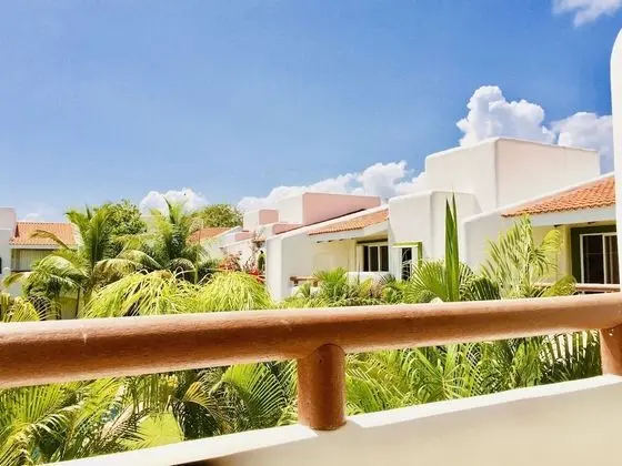 Deluxe Comfort Balcony Room With Swimming Pool Air Conditioning and Parking