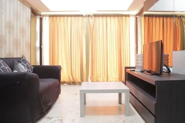 Deluxe & Comfy 2BR at Braga City Walk Apartment - İç Mekan
