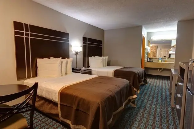 DELUXE INN FAYETTEVILLE