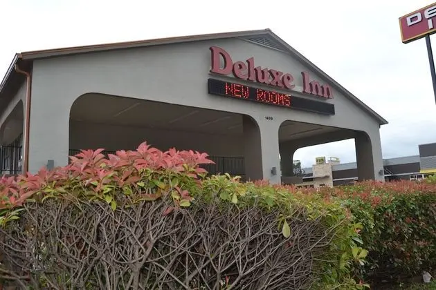 Deluxe INN - Dış Mekan
