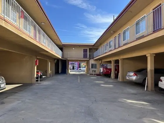Deluxe Inn LA - Lobi