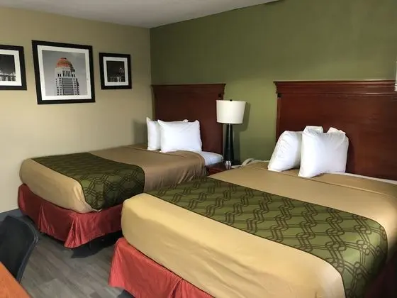 Deluxe Inn