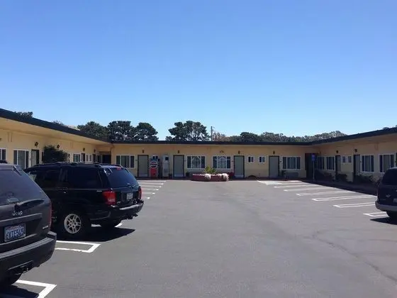 Deluxe Inn