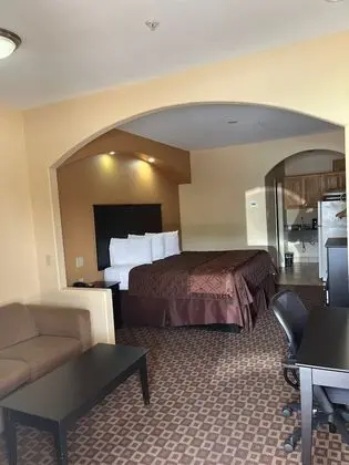 Deluxe Inn & Suites - Oda