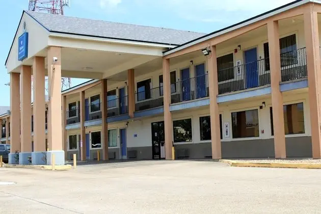 Deluxe inn & Suites - Dış Mekan