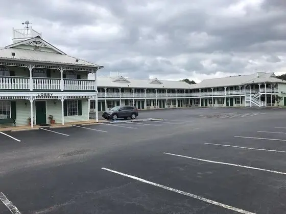 Deluxe Inn And Suites - Dış Mekan