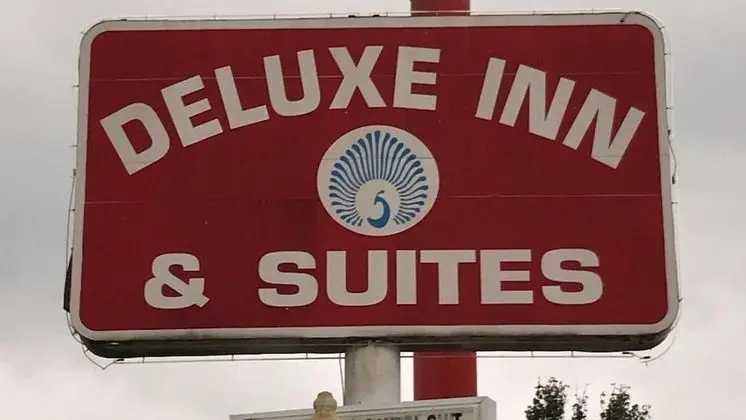 Deluxe Inn And Suites - Dış Mekan