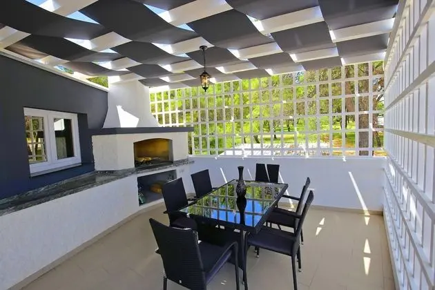 Deluxe Mkc Apartments