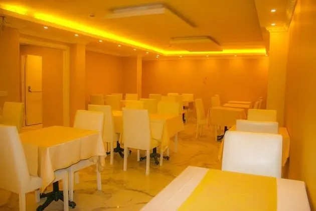 Deluxe Newport Hotel - Yerinde Yemek