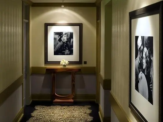 Hotel Deluxe
