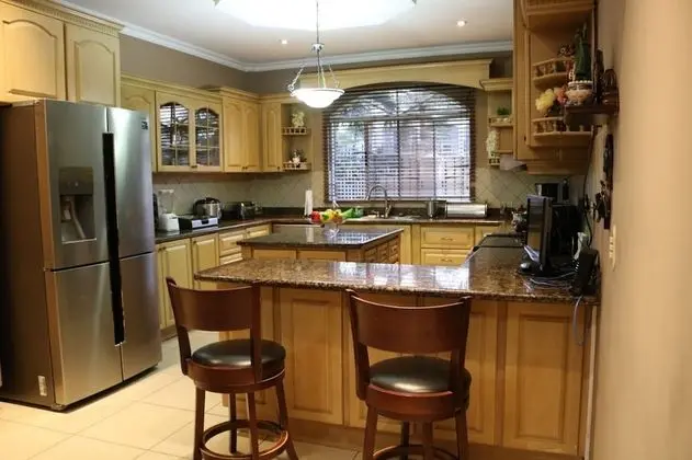 Deluxe Property in Cariari - Mutfak