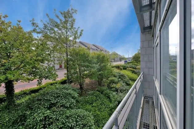 Deluxe and Secure Apartment Close to Aberdeen City Centre