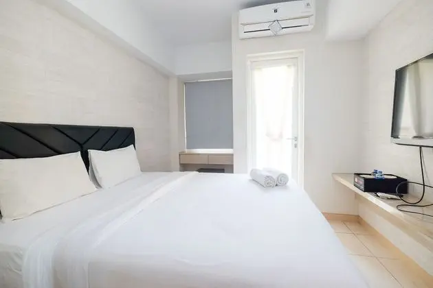 Deluxe Studio Apartment @ Springlake Summarecon