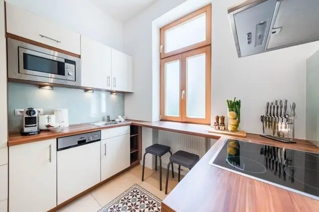 Deluxe Studio mit Kingsize Bett und Parkplatz in Krems Stadt