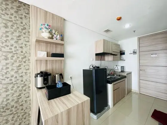 Deluxe Studio Room At Dago Suites Apartment - Mutfak
