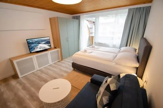 Deluxe Studio TOP 72