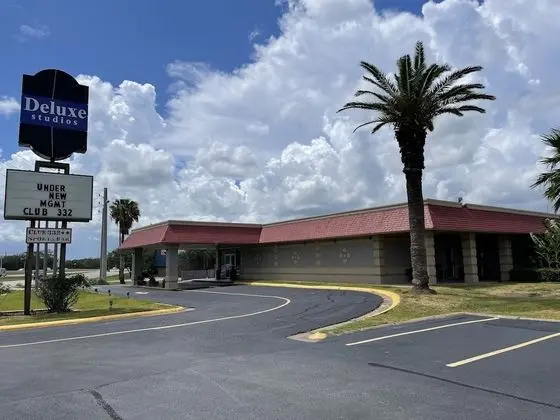 DELUXE STUDIOS