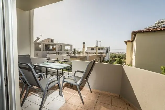Deluxe Sunny Apartments