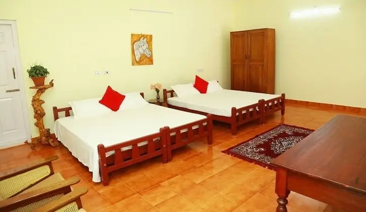 Deluxe Twin Room In British Bungalow - Oda
