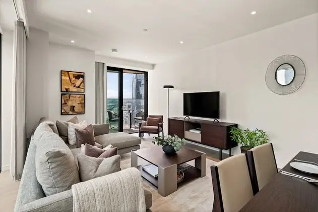 Deluxe two Bedroom Apartment in Londons Canary Wharf