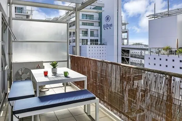 Deluxe Waterfront & City Apartment - Yerinde Yemek