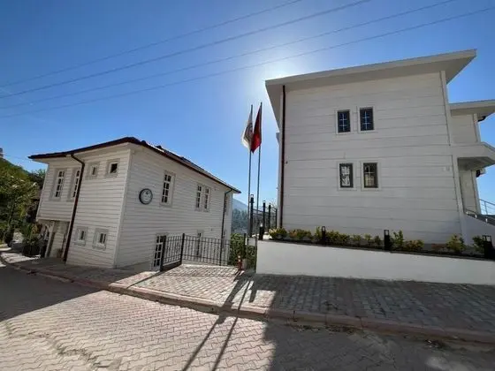 Demiröz Konak Otel