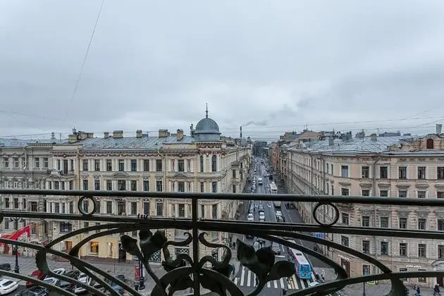 Hotel Democrat on Nevskiy 147