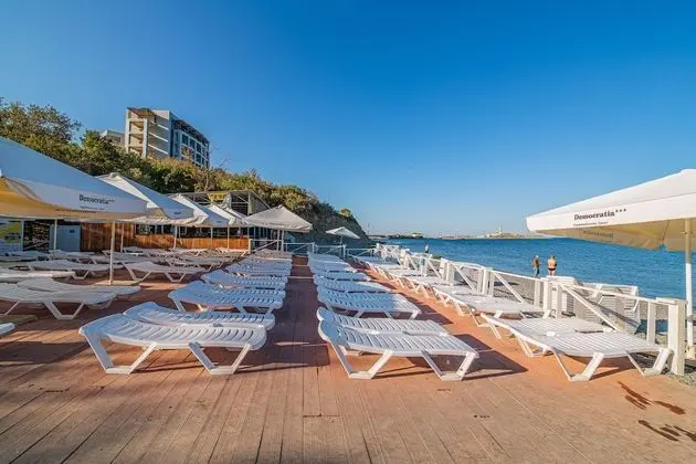 Democratia Ultra All Inclusive - Plaj