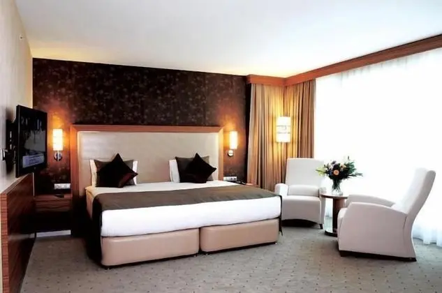 Demora Hotel