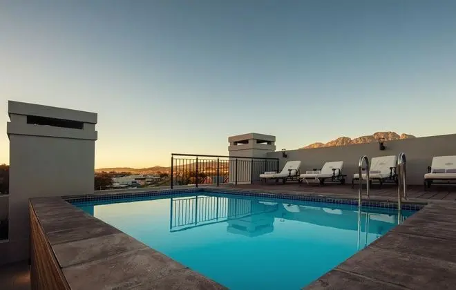 The Den Apartments by Raw Africa Boutique Collection - Havuz