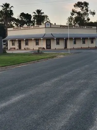 Deniliquin Pioneer Tourist Park - Dış Mekan