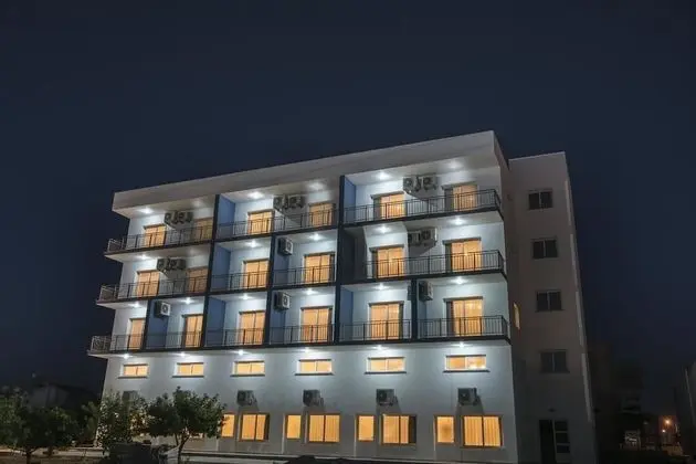 Deniz Airport Suites - 1
