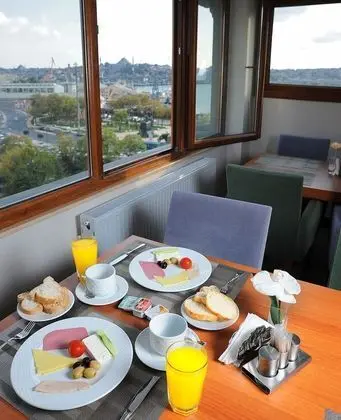 Deniz Palace Hotel - Yerinde Yemek