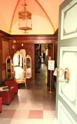 Hotel Denkmal 13 – Rostock - Lobi