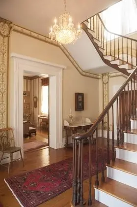 The Denny House - Lobi