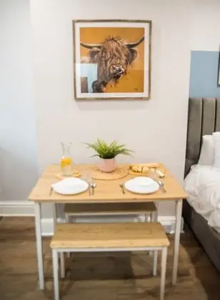 Derby's Beach Suites by Sasco Apartments - Yerinde Yemek