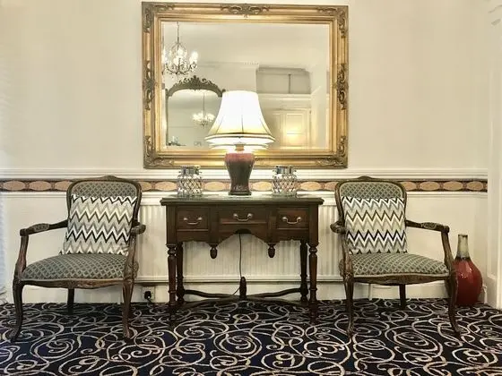 Dergvale Hotel - Lobi