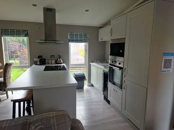Derwen 2 Bedroom Luxury Lodge - Mutfak