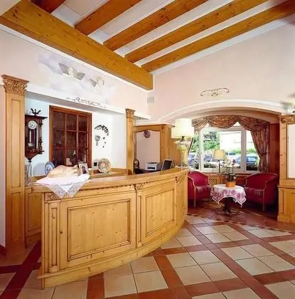 Hotel Des Alpes - Lobi