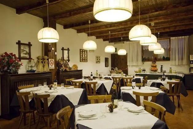 Hotel Des Amis - Yerinde Yemek