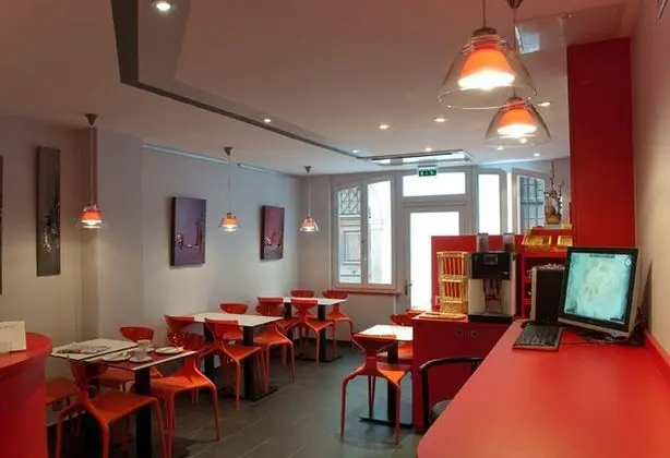Hotel Des Arts - Genel